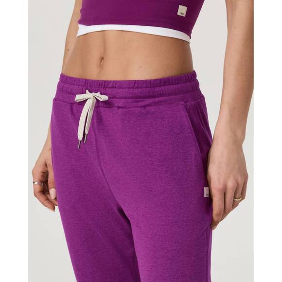 NEW VUORI performance relaxed fit jogger in magenta heather - Picture 4 of 4
